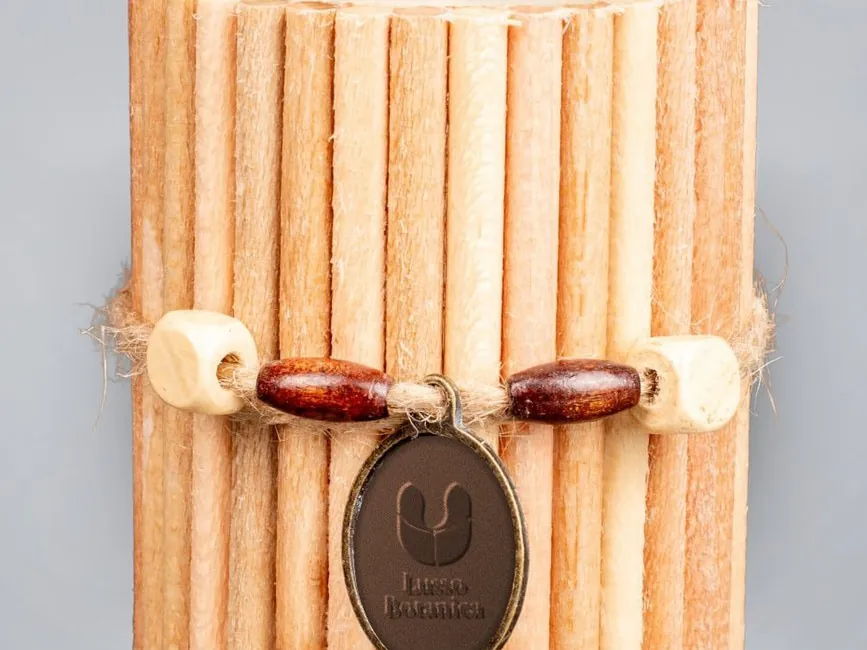 Canneto: pillar candle clad in wooden sticks